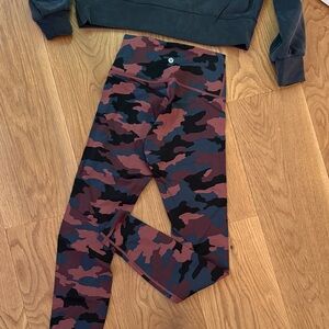 lululemon athletica Leggings in Red and Black Camo